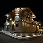Le Refuge D'ours, Champagny * Ла-Плань
